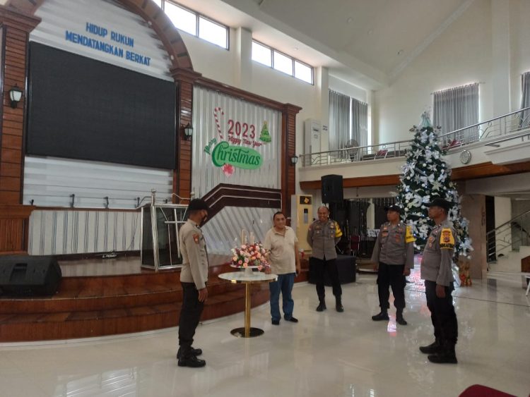 Jelang Ibadah Natal 2022, Jajaran Personel Polsek Luwuk Koordinasi Pengurus Gereja di Kota Luwuk